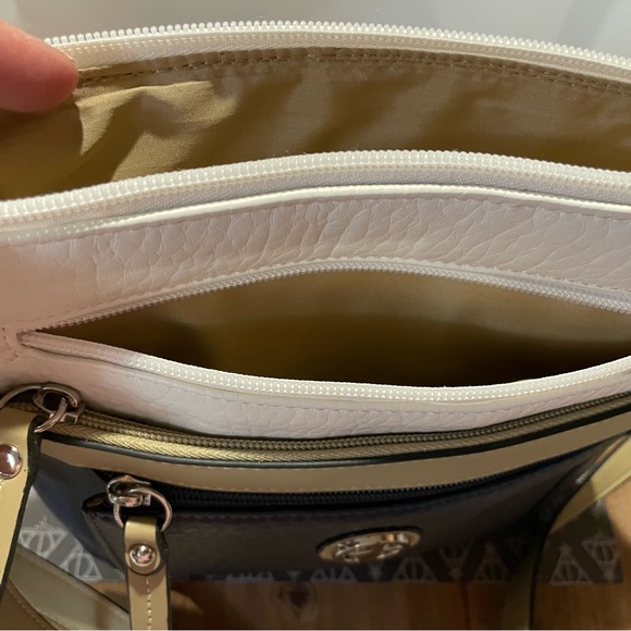 Giani Bernini Navy, Cream, and Tan Crossbody Bag - Picture 6 of 8